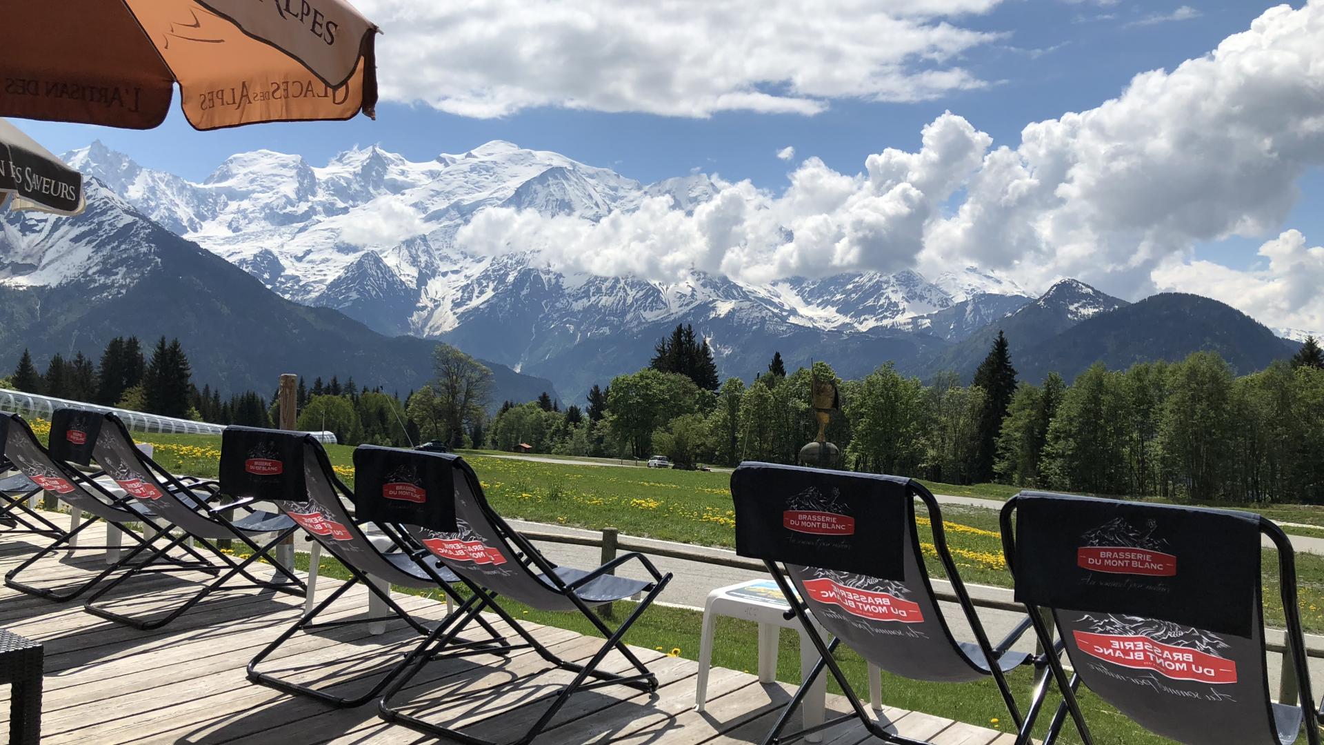 Restaurant , ou pachran, spécialité bougnettes, beignets de pomme de terre, plaine joux, passy, haute savoie, 74 , gâteaux de pomme de terre